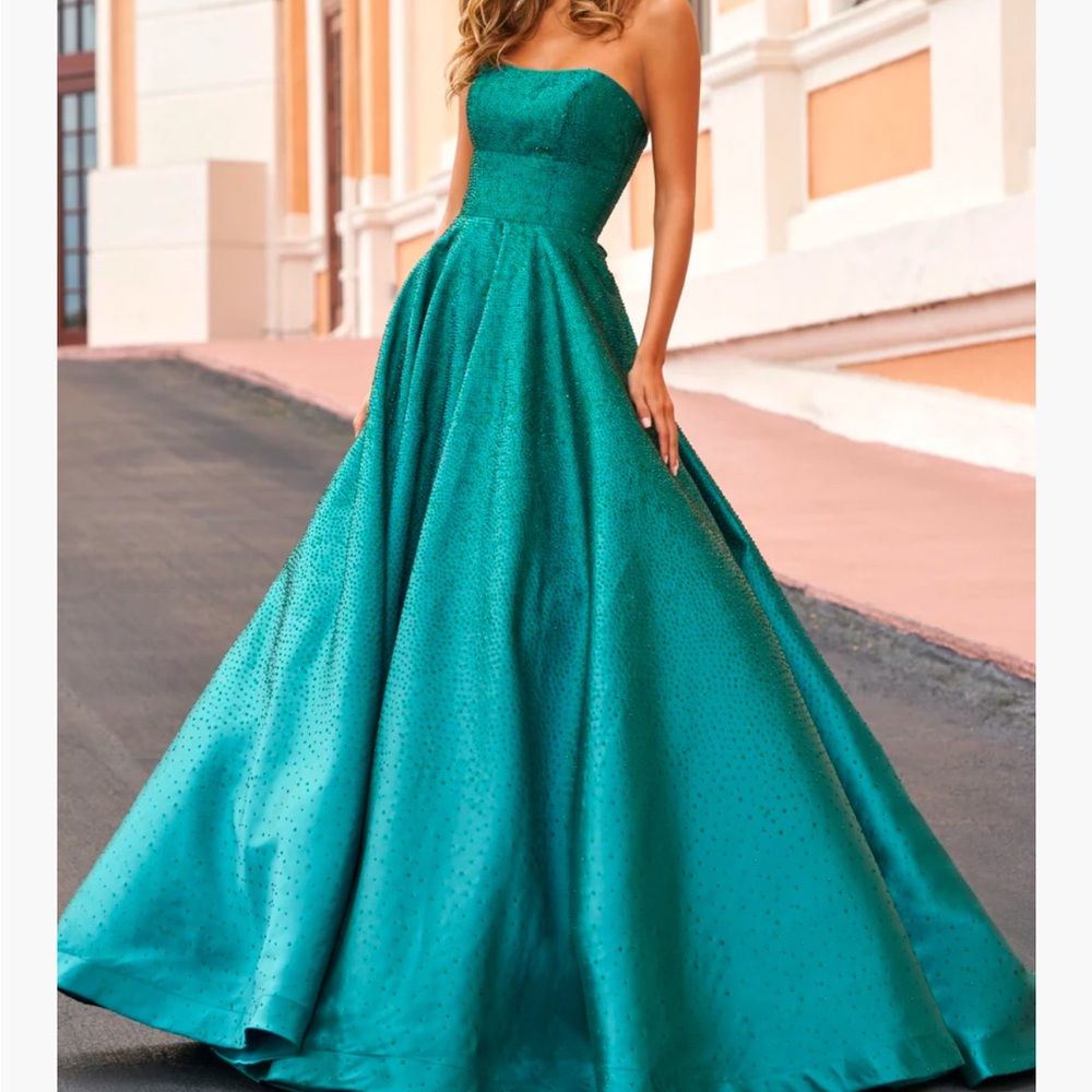 Green Maxi Strapless Gown for Prom
